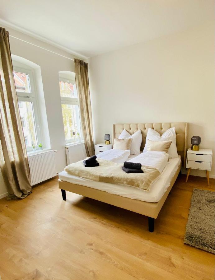 Stilvolles Apartment in zentraler Lage - Netflix, Queensize-Bett, Altbaustil, Küche und ÖPNV-Anbindung Érfurt Exterior foto