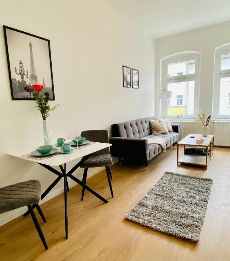 Stilvolles Apartment in zentraler Lage - Netflix, Queensize-Bett, Altbaustil, Küche und ÖPNV-Anbindung Érfurt Exterior foto